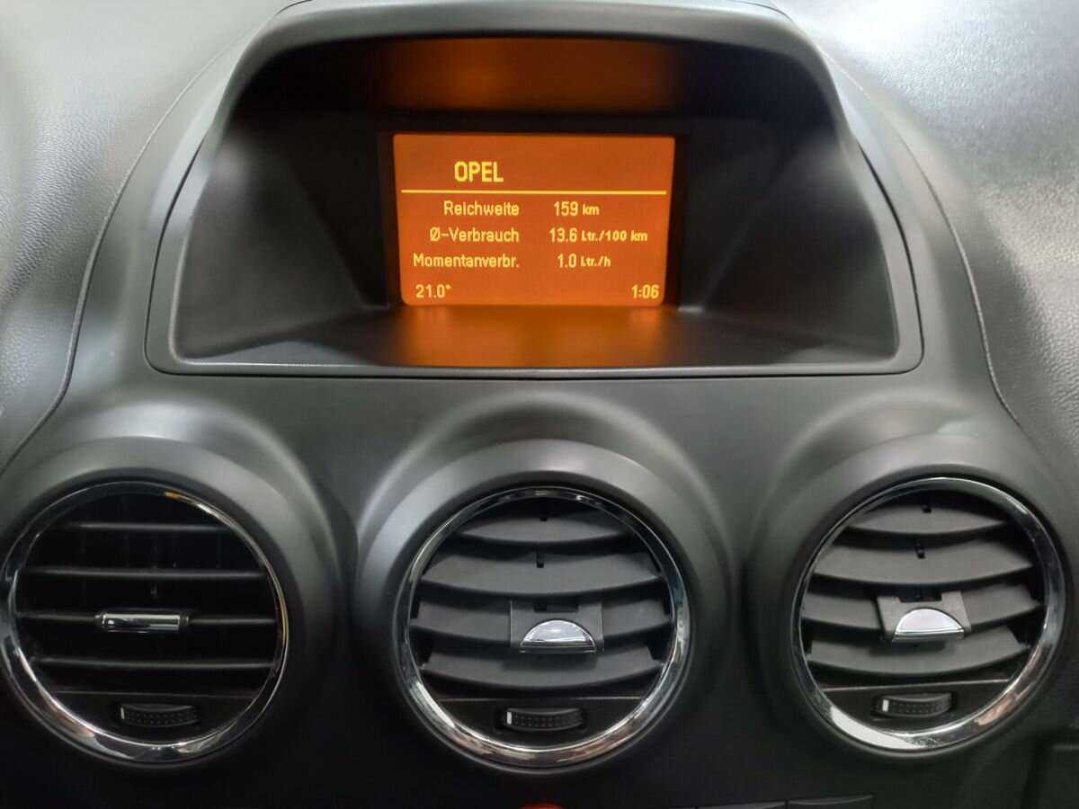 Opel Antara, 2012 - Фото №12