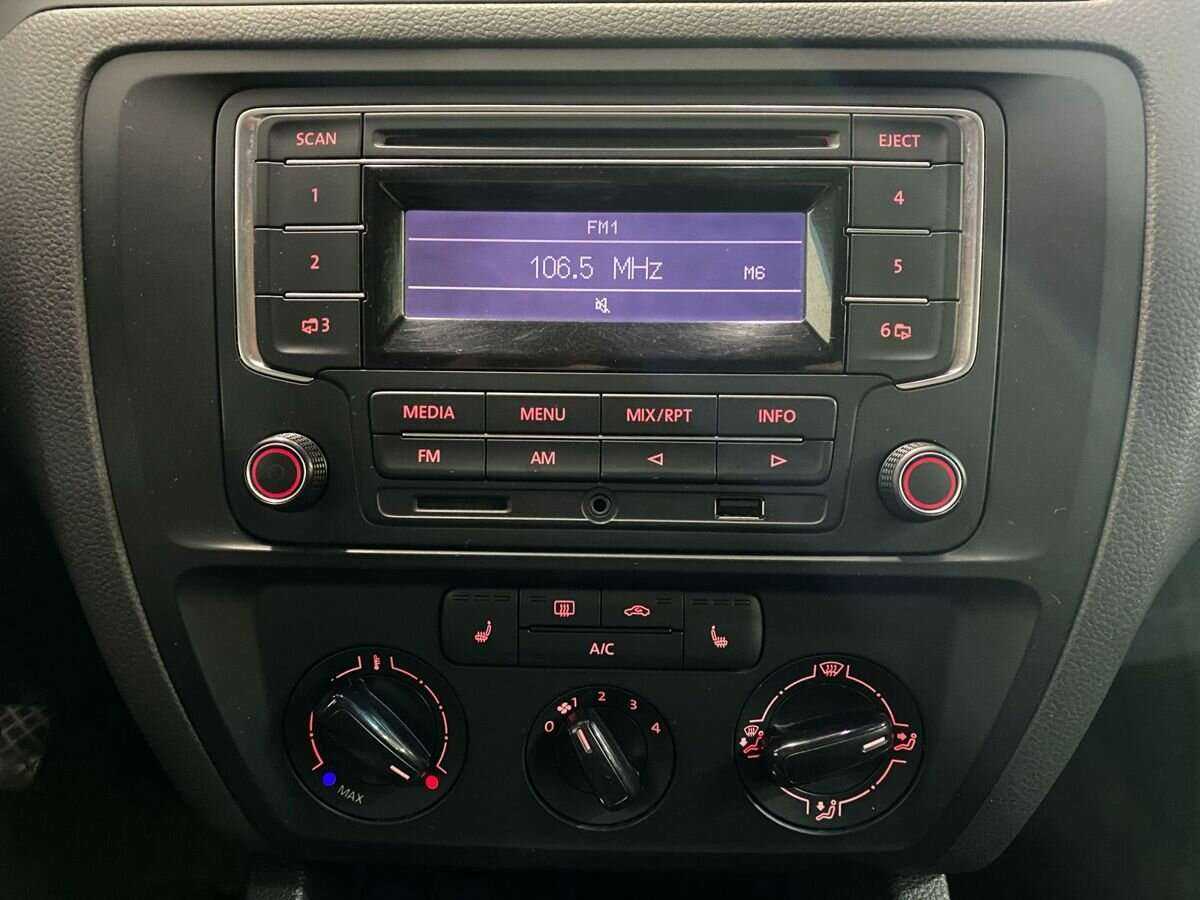 Volkswagen Jetta, 2014 - Фото №12