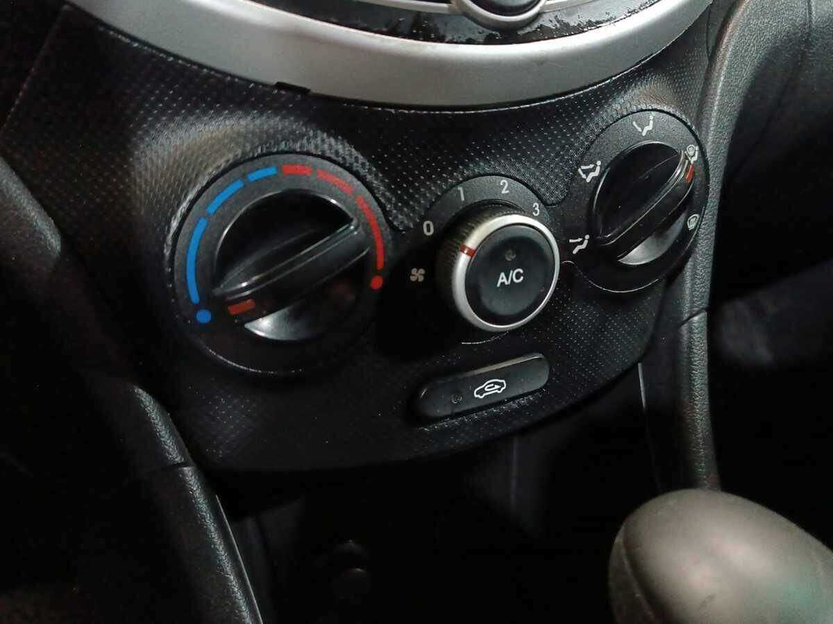 Hyundai Solaris, 2012 - Фото №13