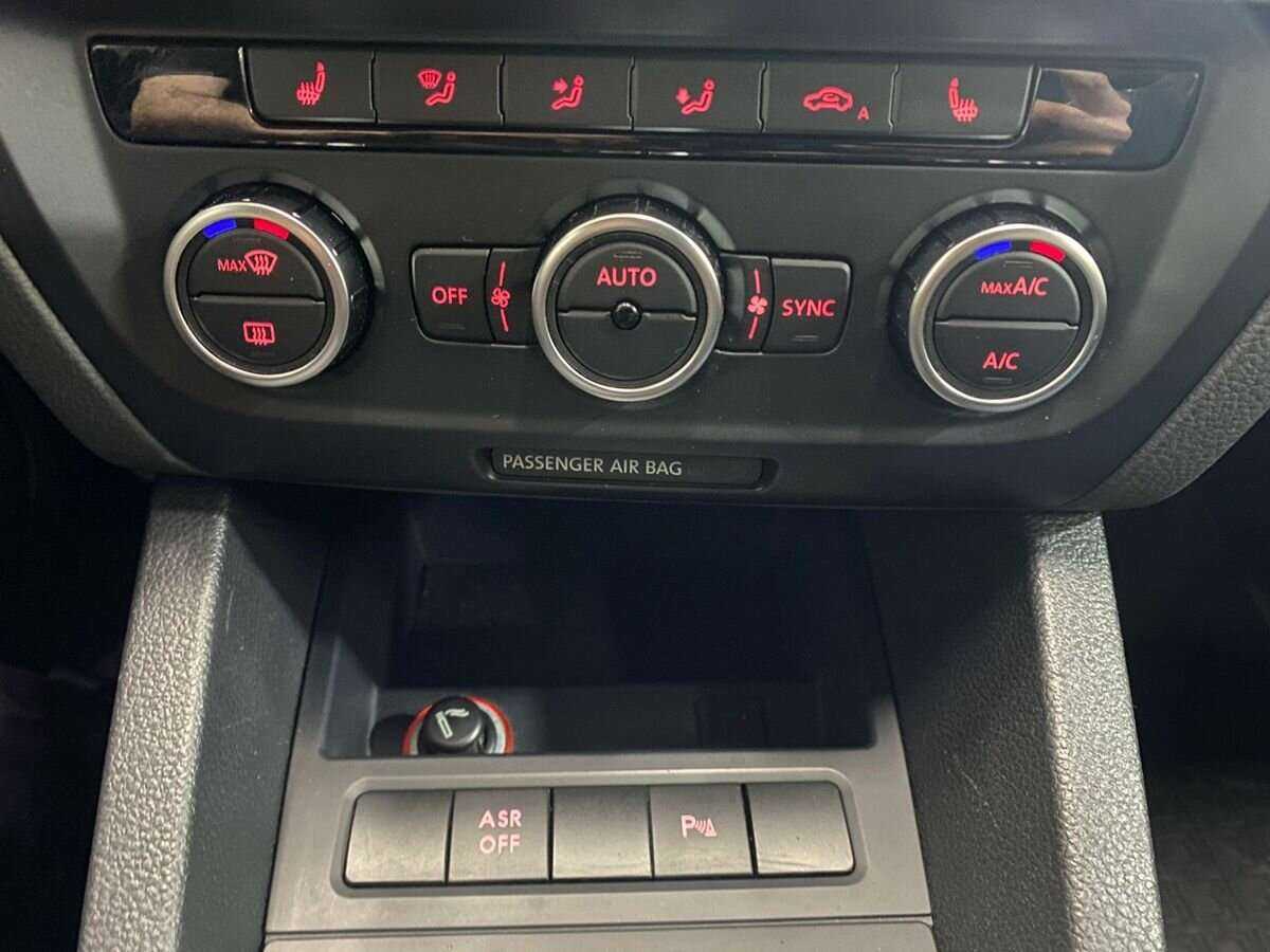 Volkswagen Jetta, 2013 - Фото №12