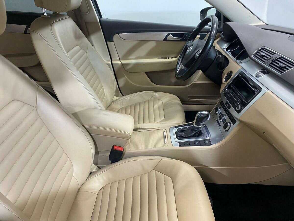 Volkswagen Passat, 2012 - Фото №11