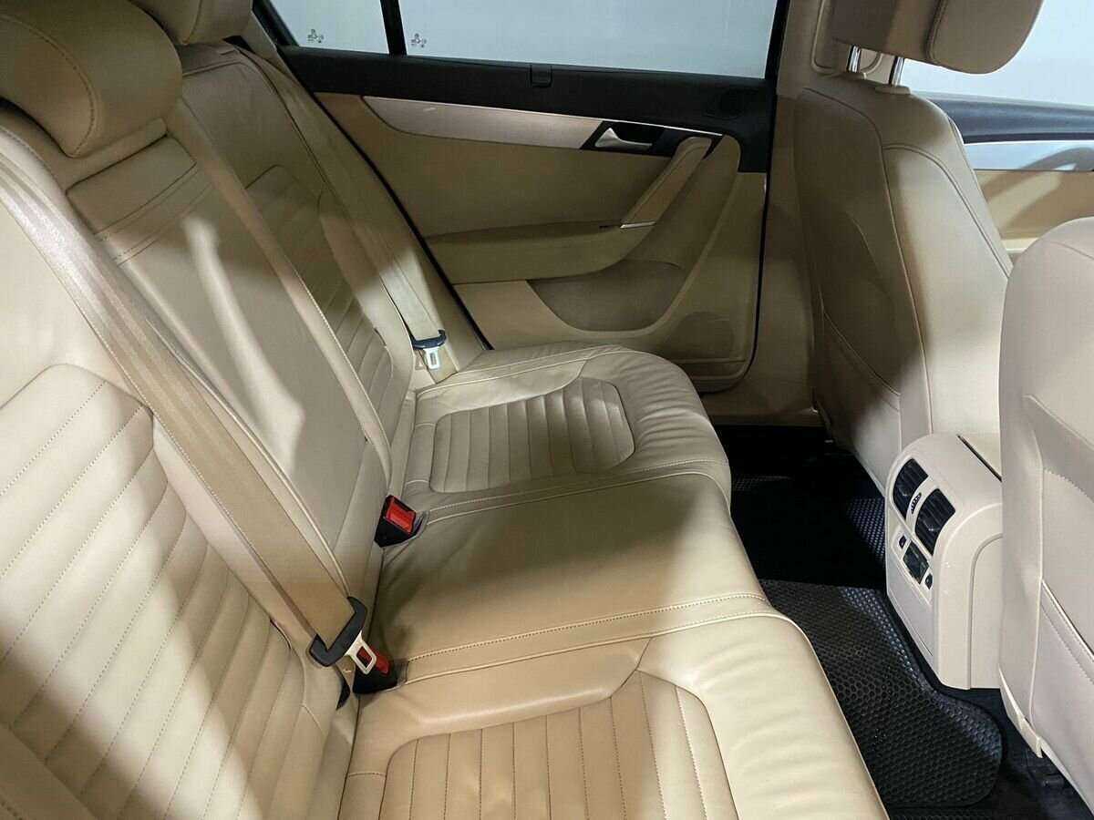 Volkswagen Passat, 2012 - Фото №12