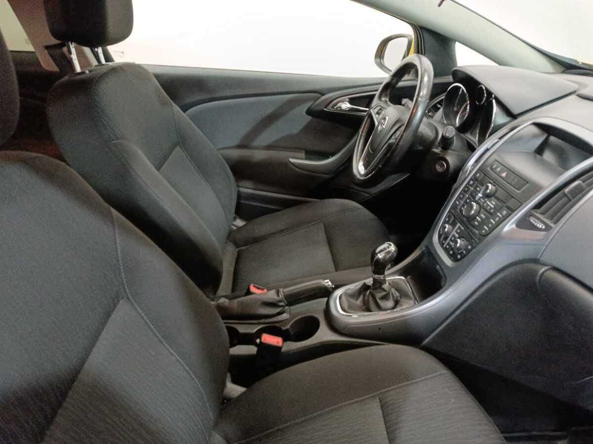 Opel Astra GTC, 2013 - Фото №8