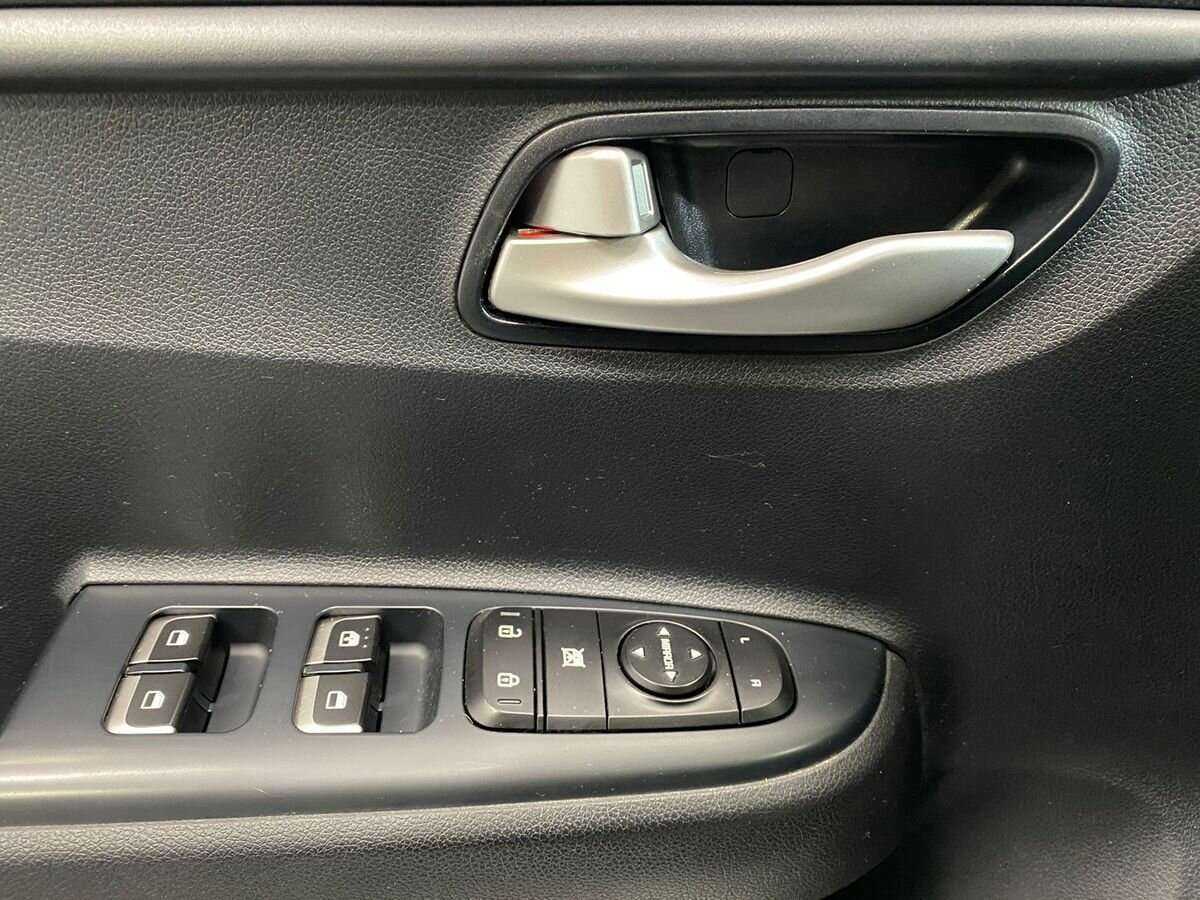 Kia Rio X-Line, 2019 - Фото №17
