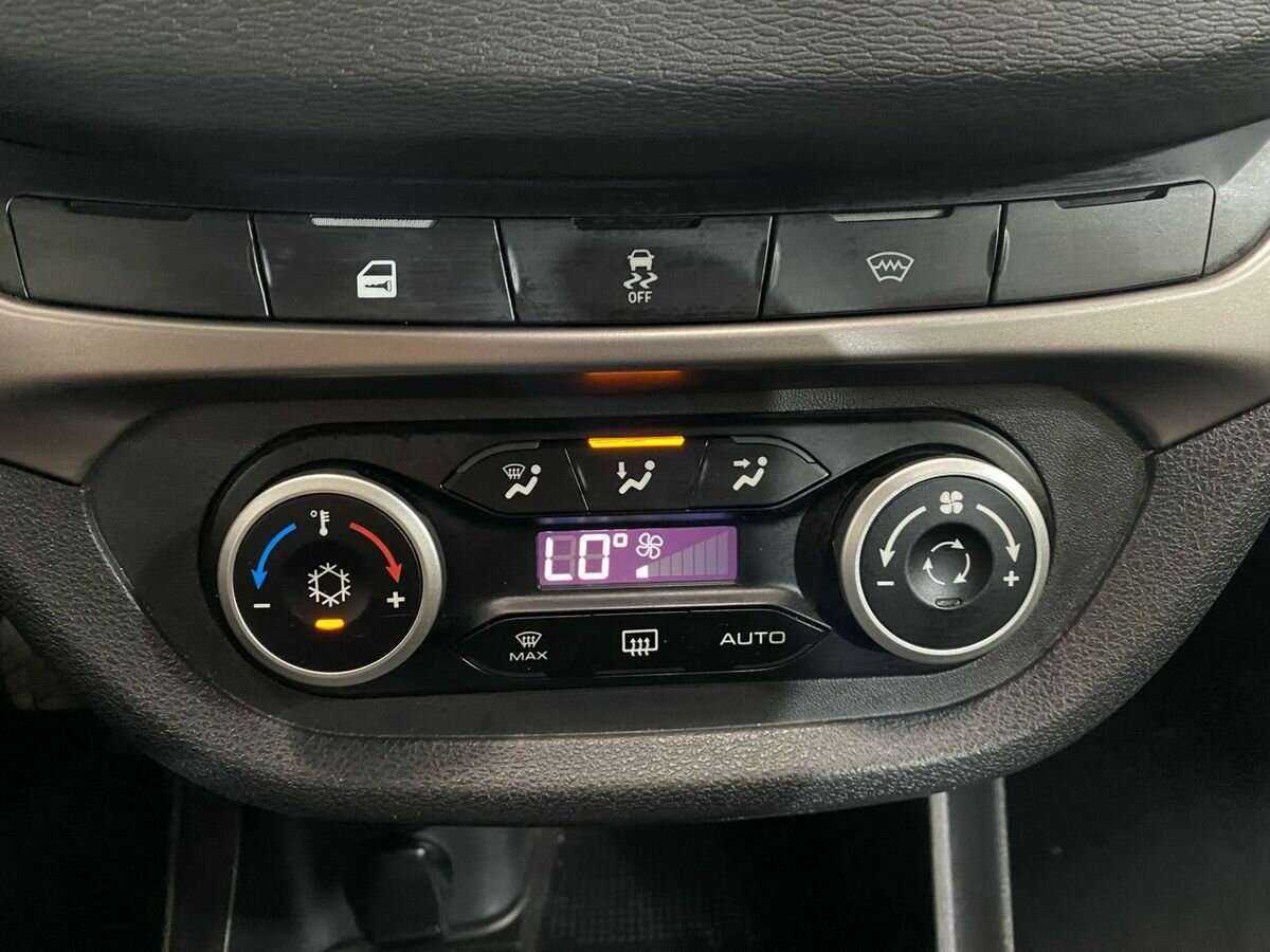 Lada (ВАЗ) Vesta SW, 2019 - Фото №14