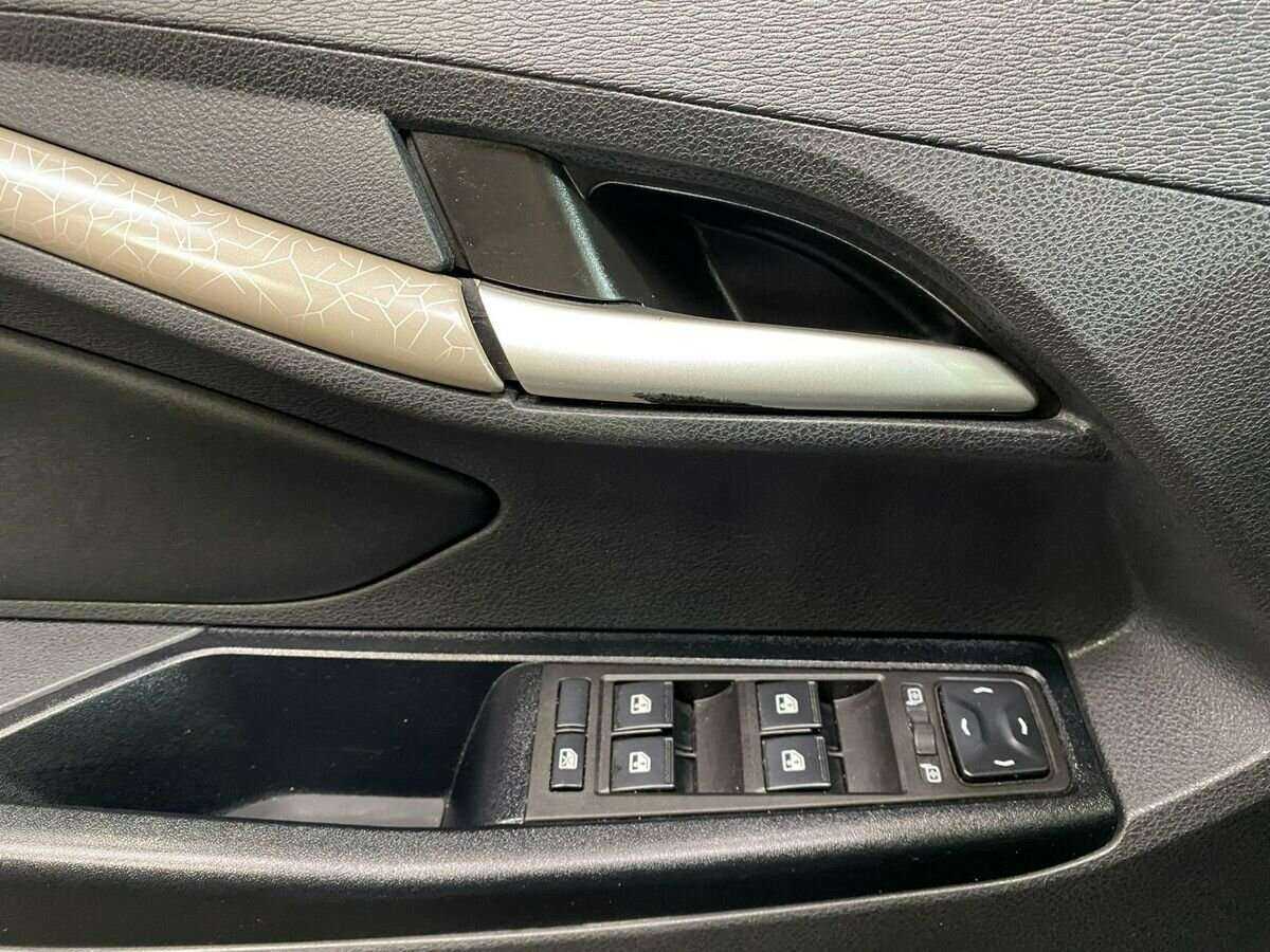 Lada (ВАЗ) Vesta SW, 2019 - Фото №15