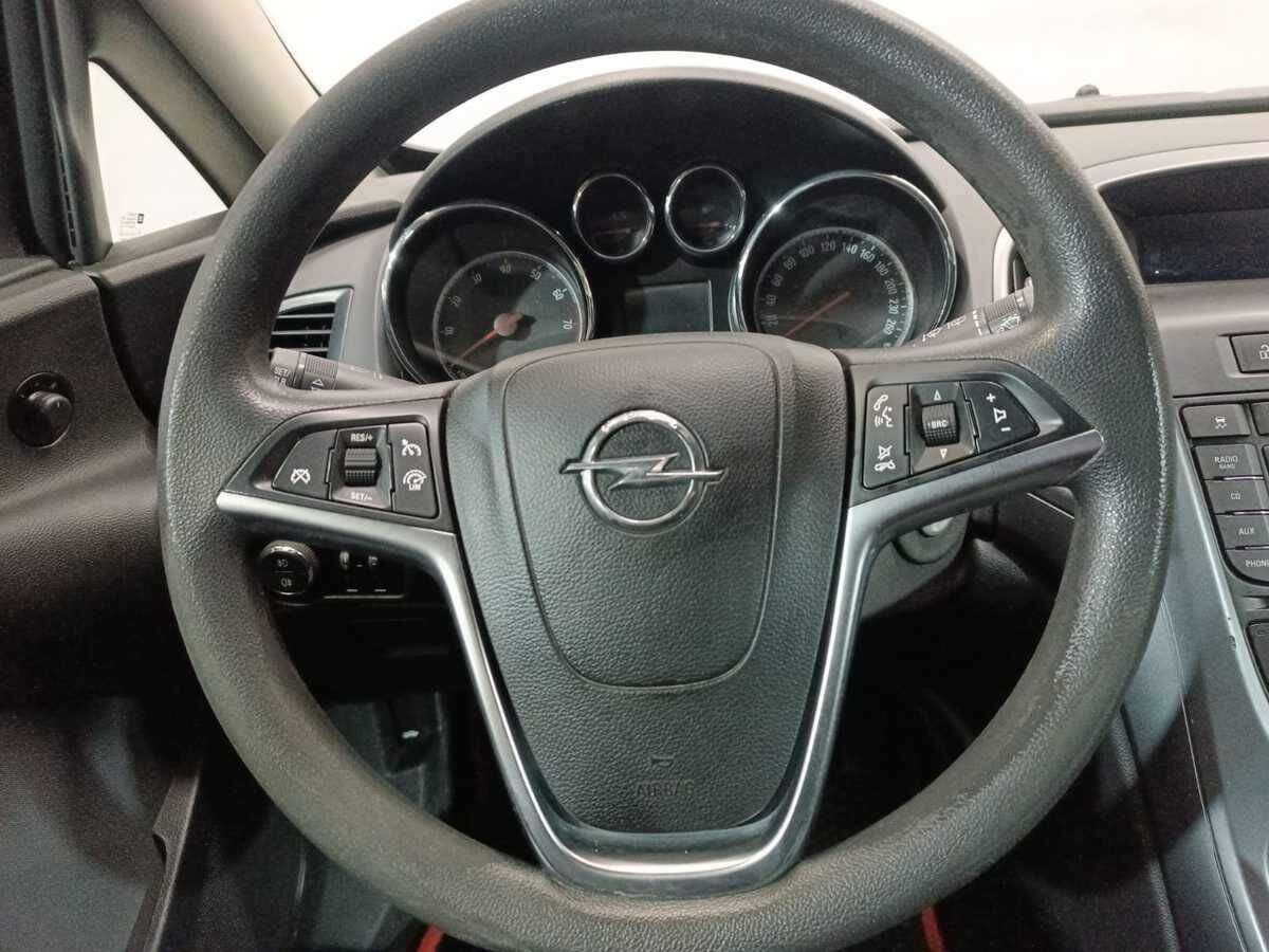 Opel Astra GTC, 2012 - Фото №11