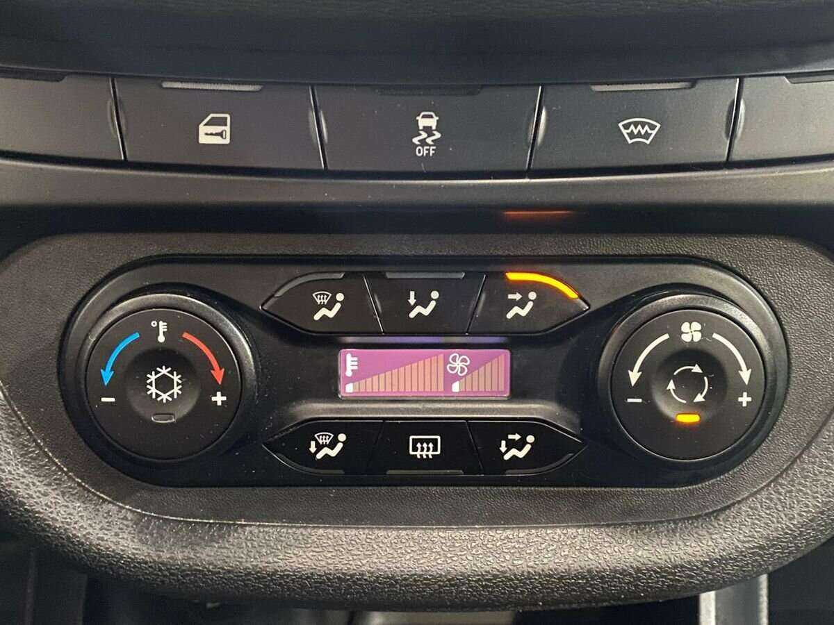 Lada (ВАЗ) Vesta SW, 2018 - Фото №14