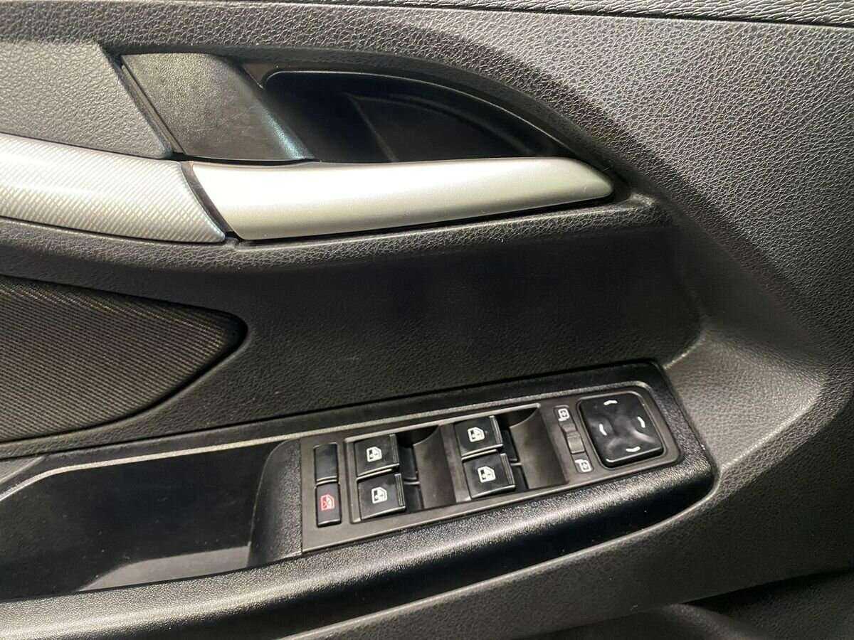 Lada (ВАЗ) Vesta SW, 2018 - Фото №16