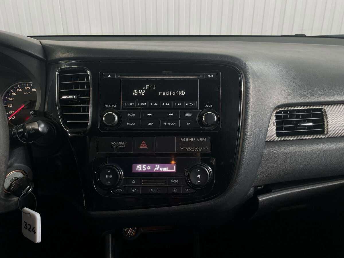 Mitsubishi Outlander, 2013 - Фото №11