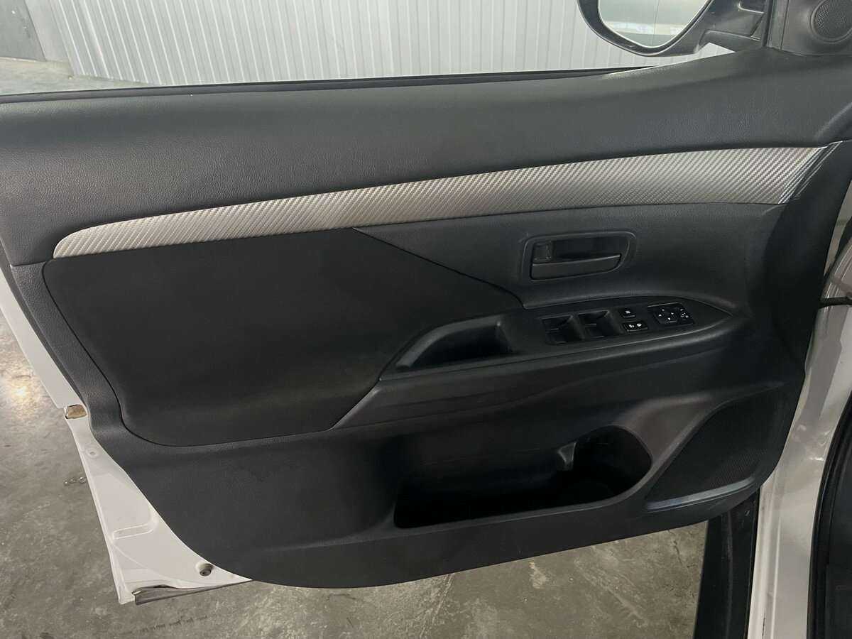 Mitsubishi Outlander, 2013 - Фото №16