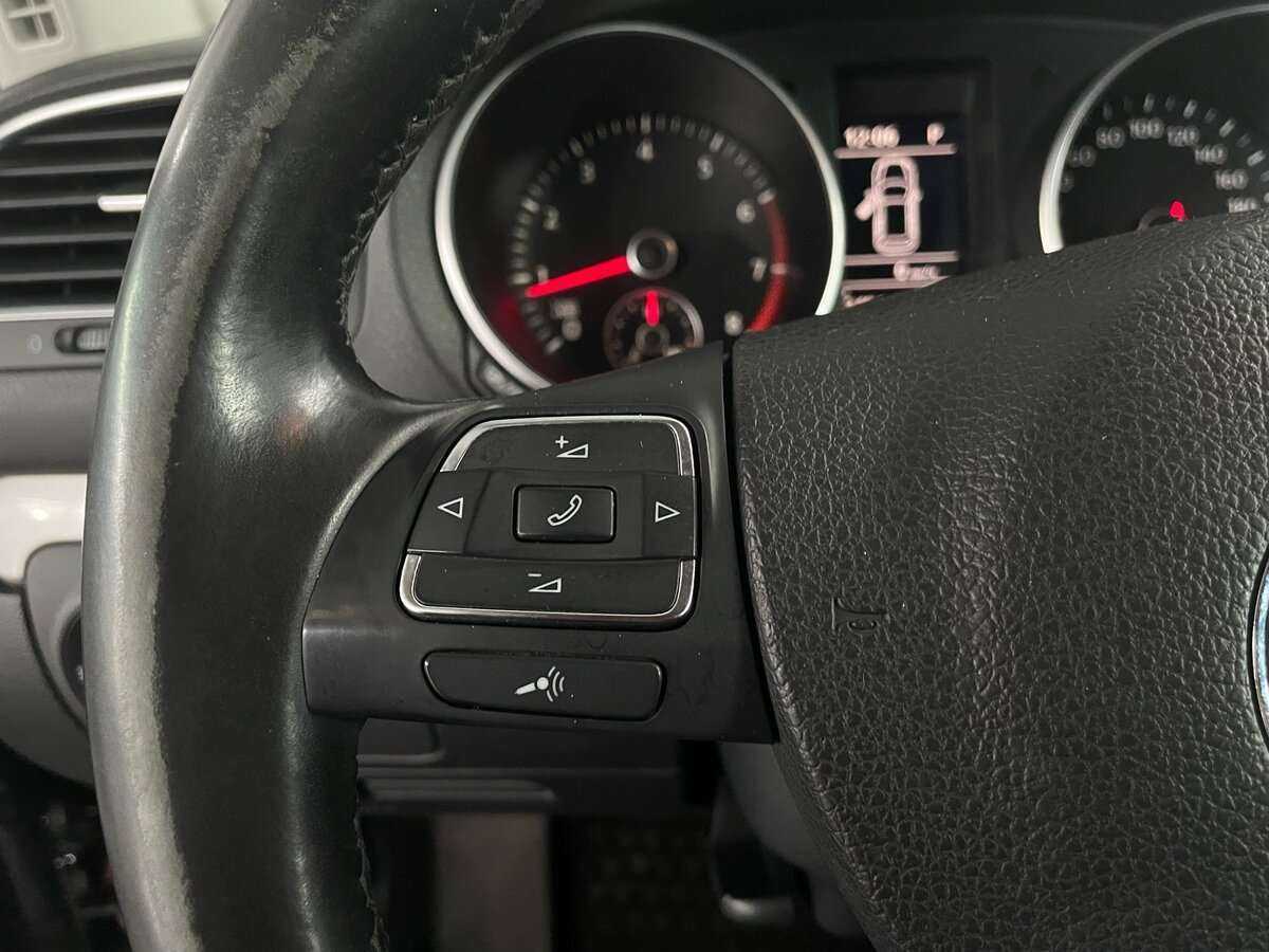 Volkswagen Golf, 2012 - Фото №10
