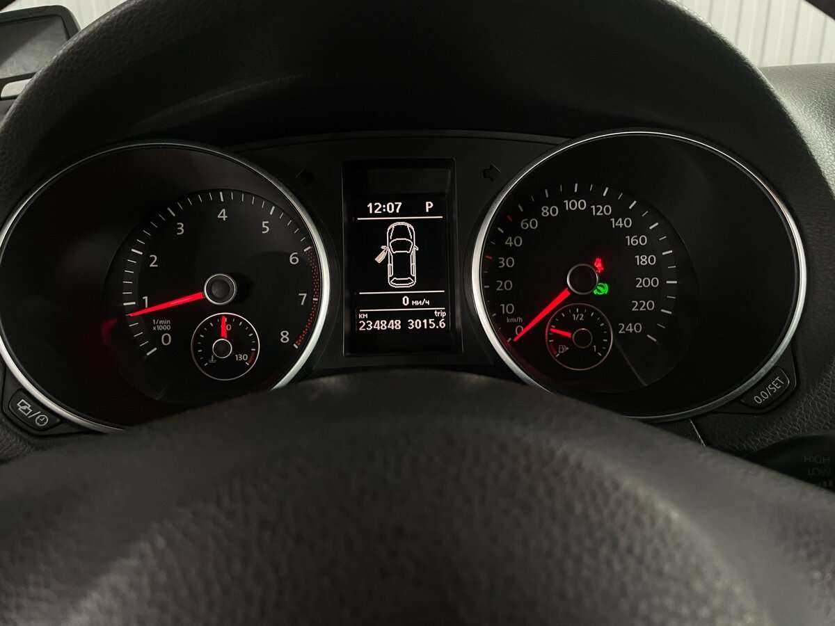 Volkswagen Golf, 2012 - Фото №12