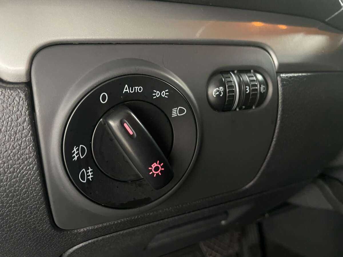 Volkswagen Golf, 2012 - Фото №14