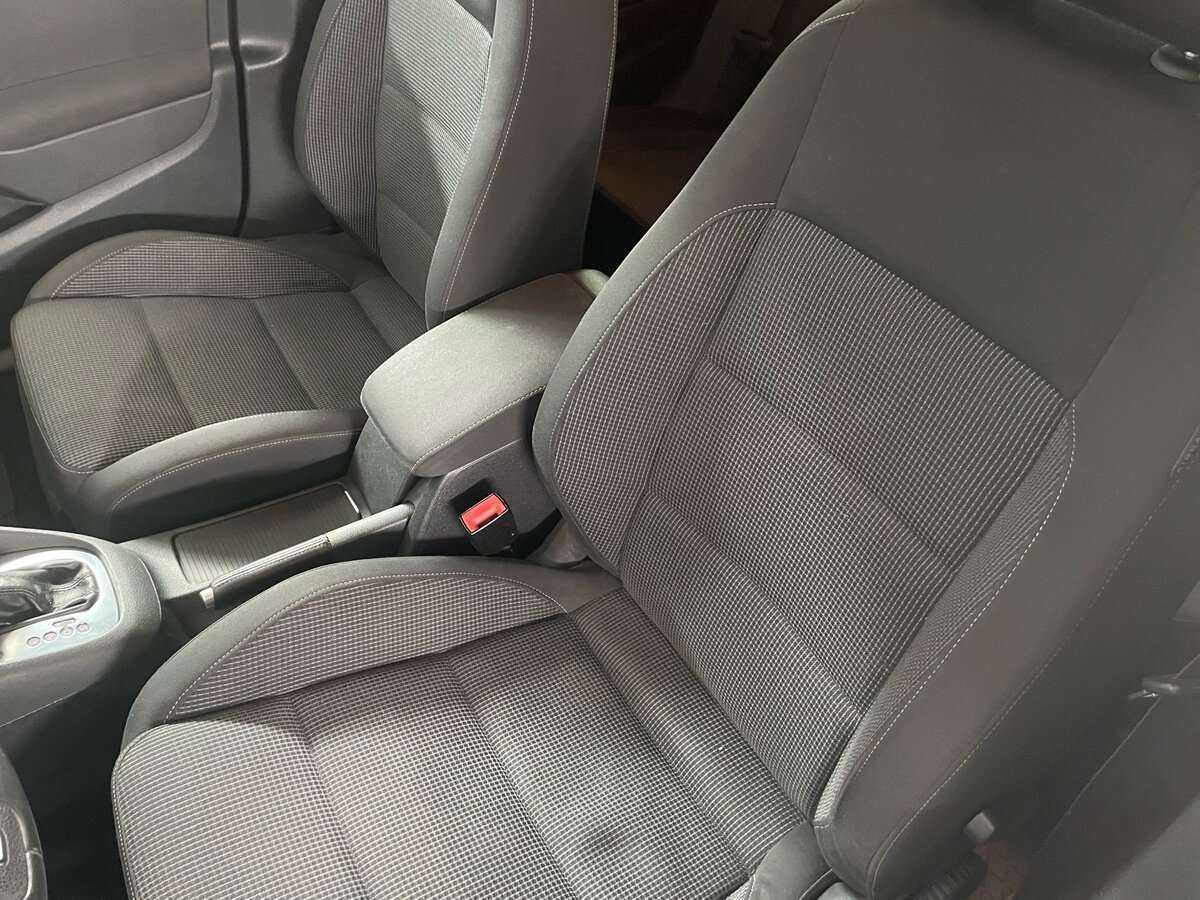 Volkswagen Golf, 2012 - Фото №15