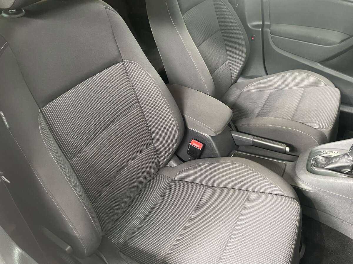 Volkswagen Golf, 2012 - Фото №17