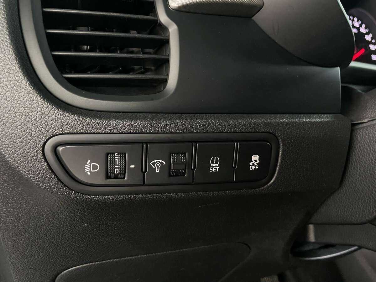 Kia Rio X-Line, 2018 - Фото №11