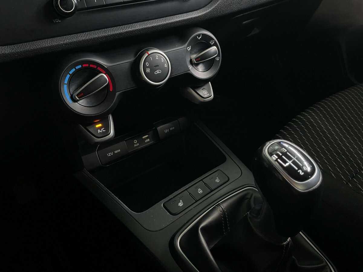 Kia Rio X-Line, 2018 - Фото №13