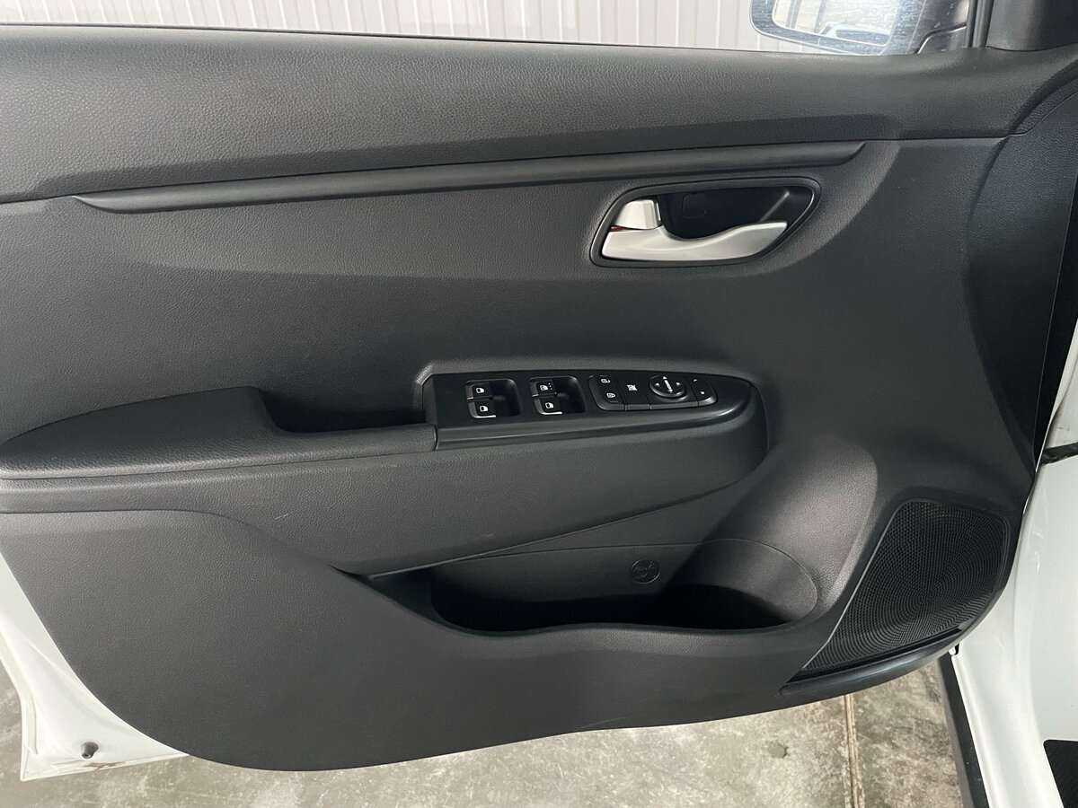 Kia Rio X-Line, 2018 - Фото №18