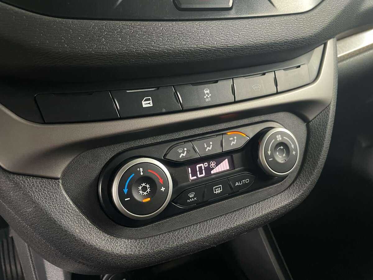 Lada (ВАЗ) Vesta, 2018 - Фото №13