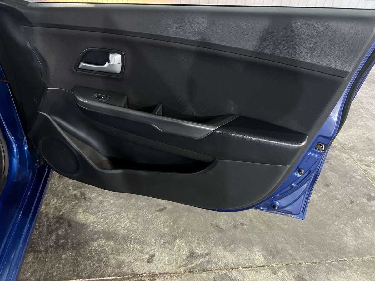 Kia Rio 5-speed, 2013 - Фото №16