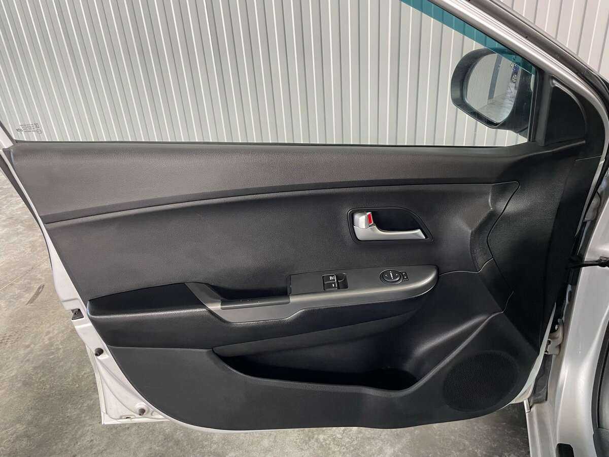 Kia Rio, 2017 - Фото №16