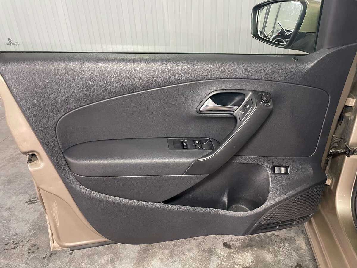 Volkswagen Polo, 2016 - Фото №16