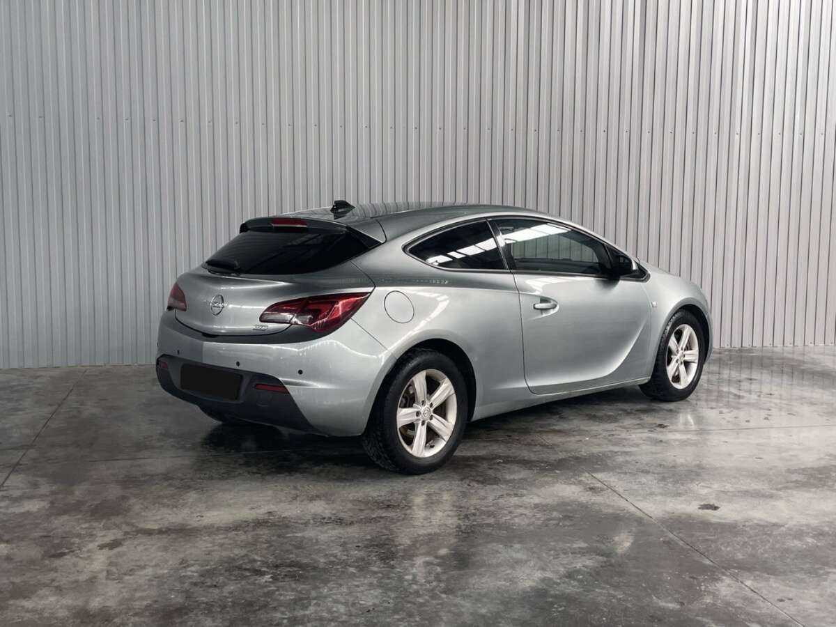 Opel Astra GTC, 2012 - Фото №4