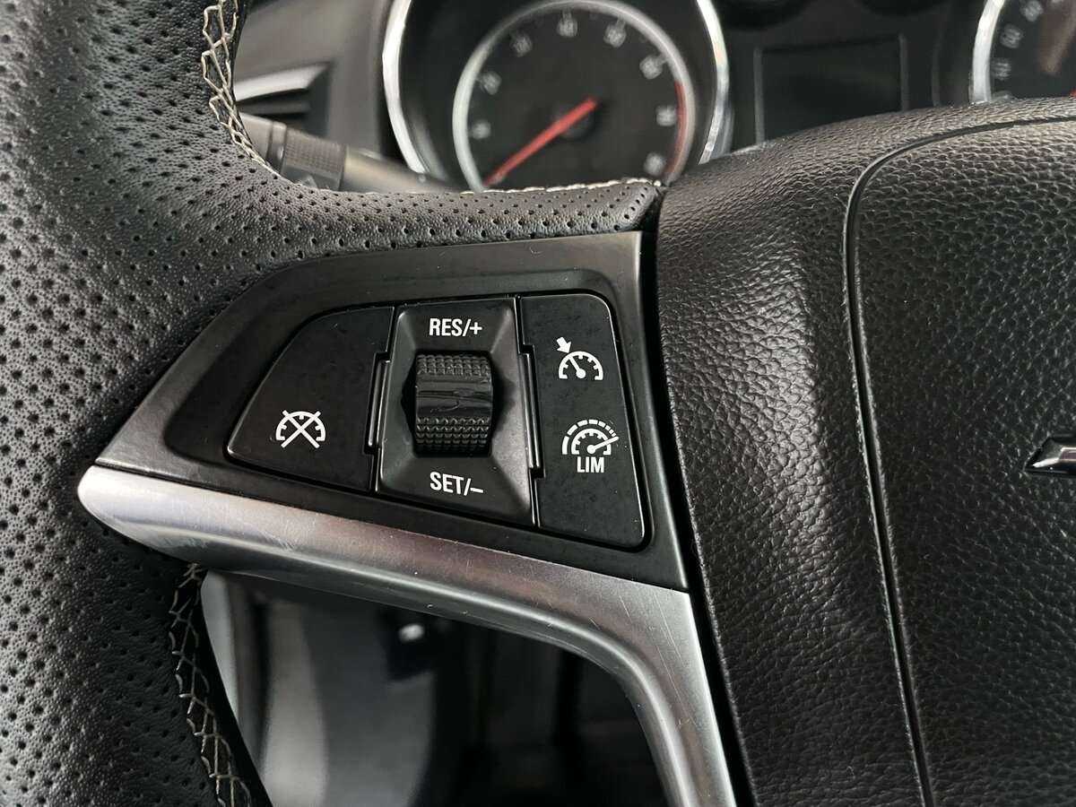 Opel Astra GTC, 2012 - Фото №8