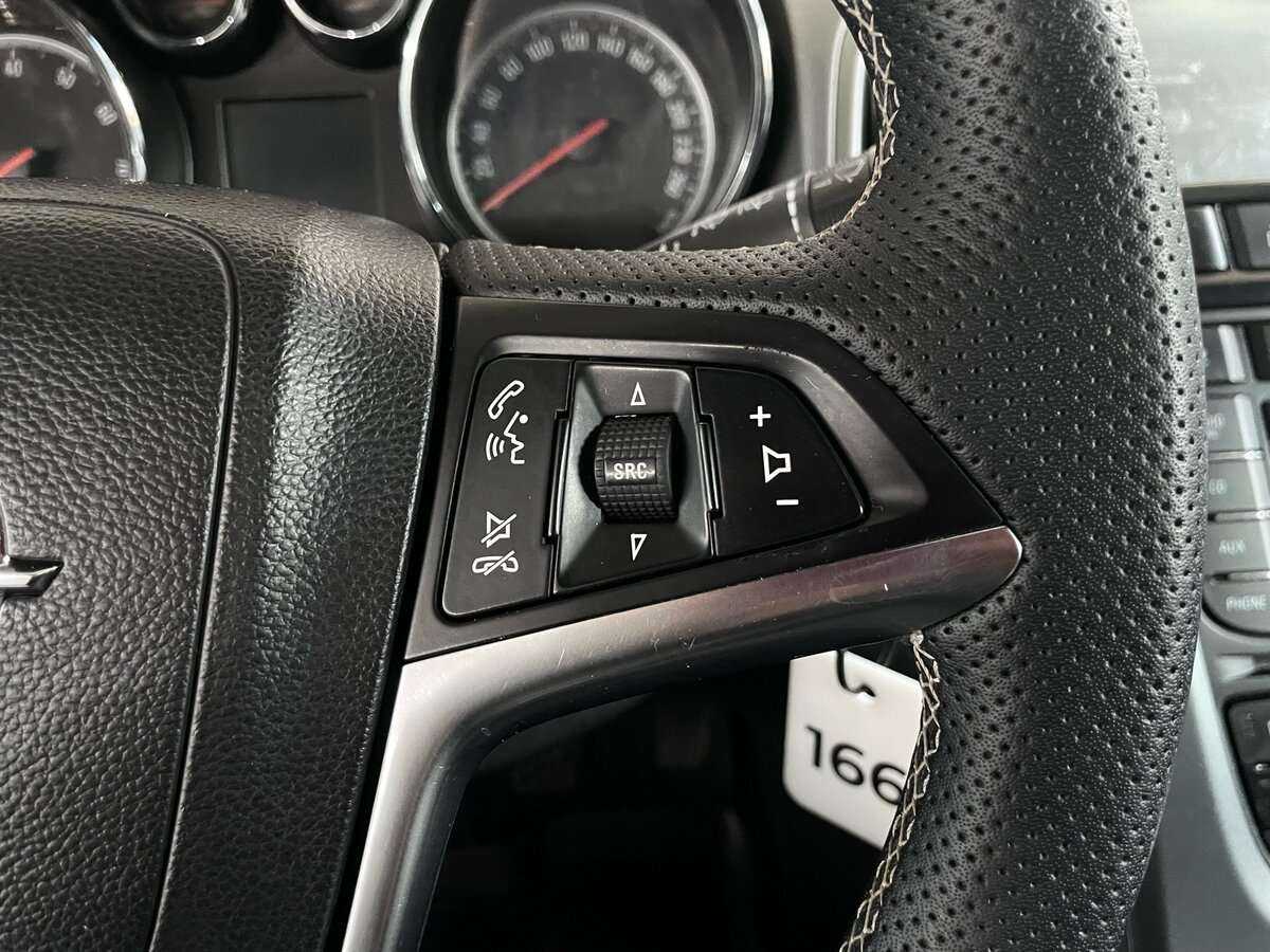 Opel Astra GTC, 2012 - Фото №9