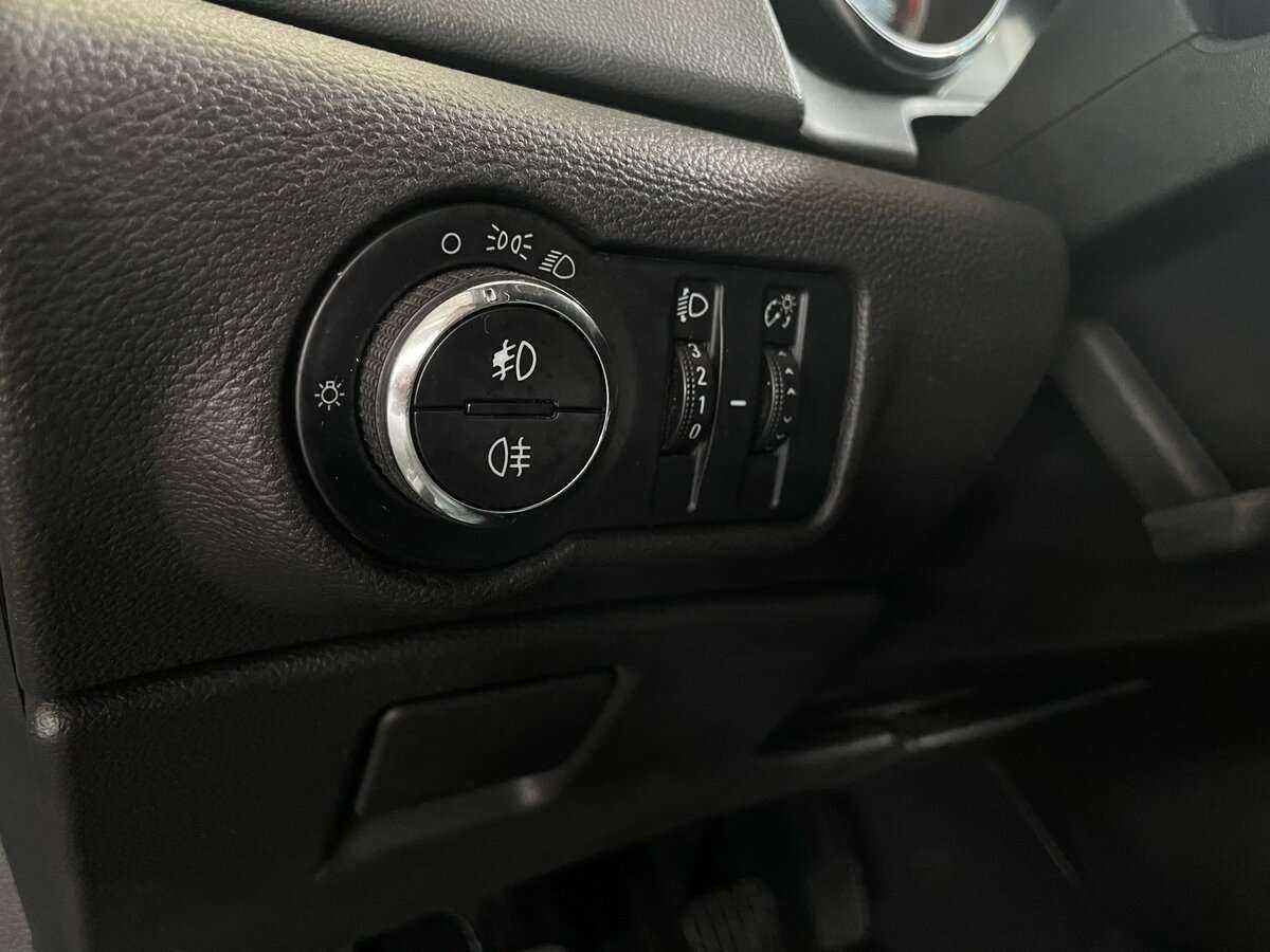 Opel Astra GTC, 2012 - Фото №11