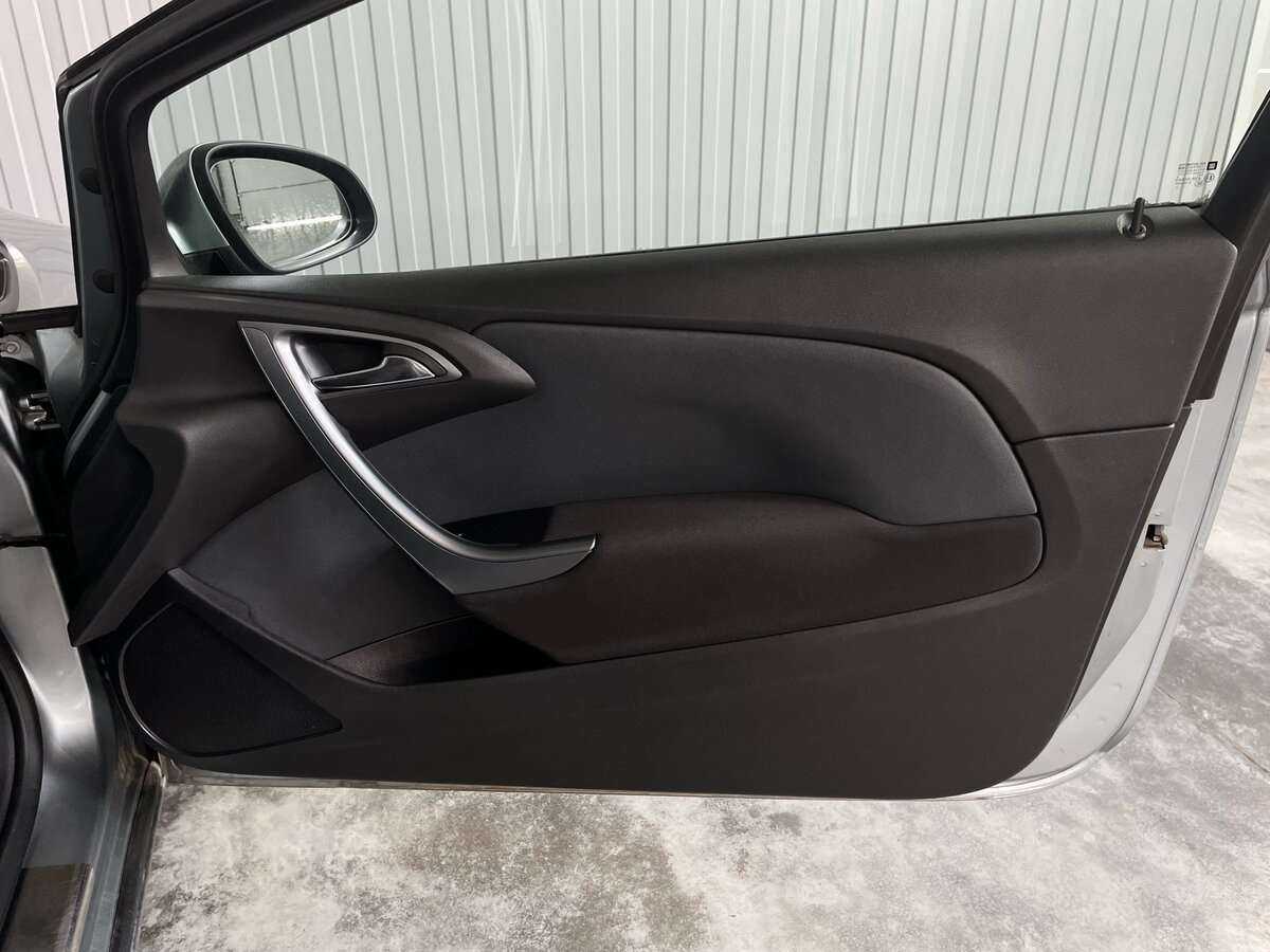 Opel Astra GTC, 2012 - Фото №19