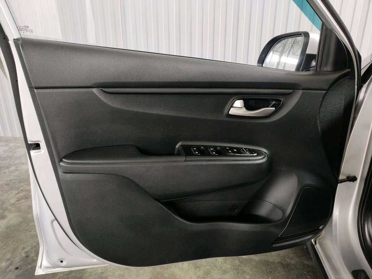 Kia Rio X-Line, 2019 - Фото №11