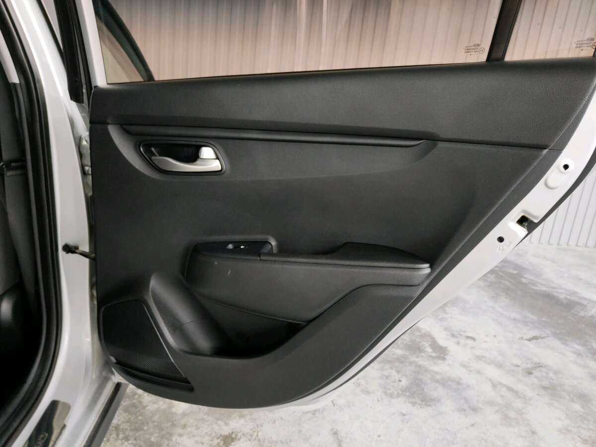 Kia Rio X-Line, 2019 - Фото №17