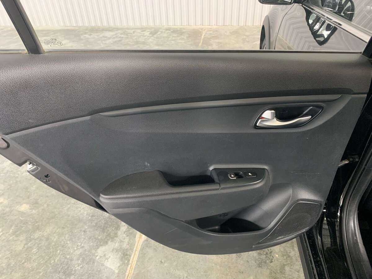 Kia Rio X-Line, 2018 - Фото №17