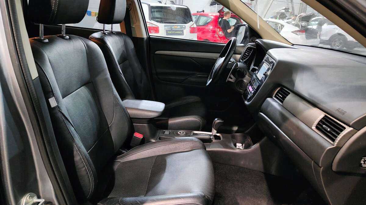 Mitsubishi Outlander, 2012 - Фото №15