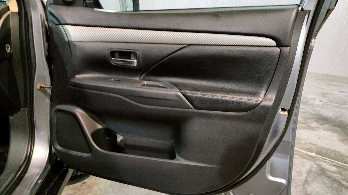 Mitsubishi Outlander, 2012 - Фото №16