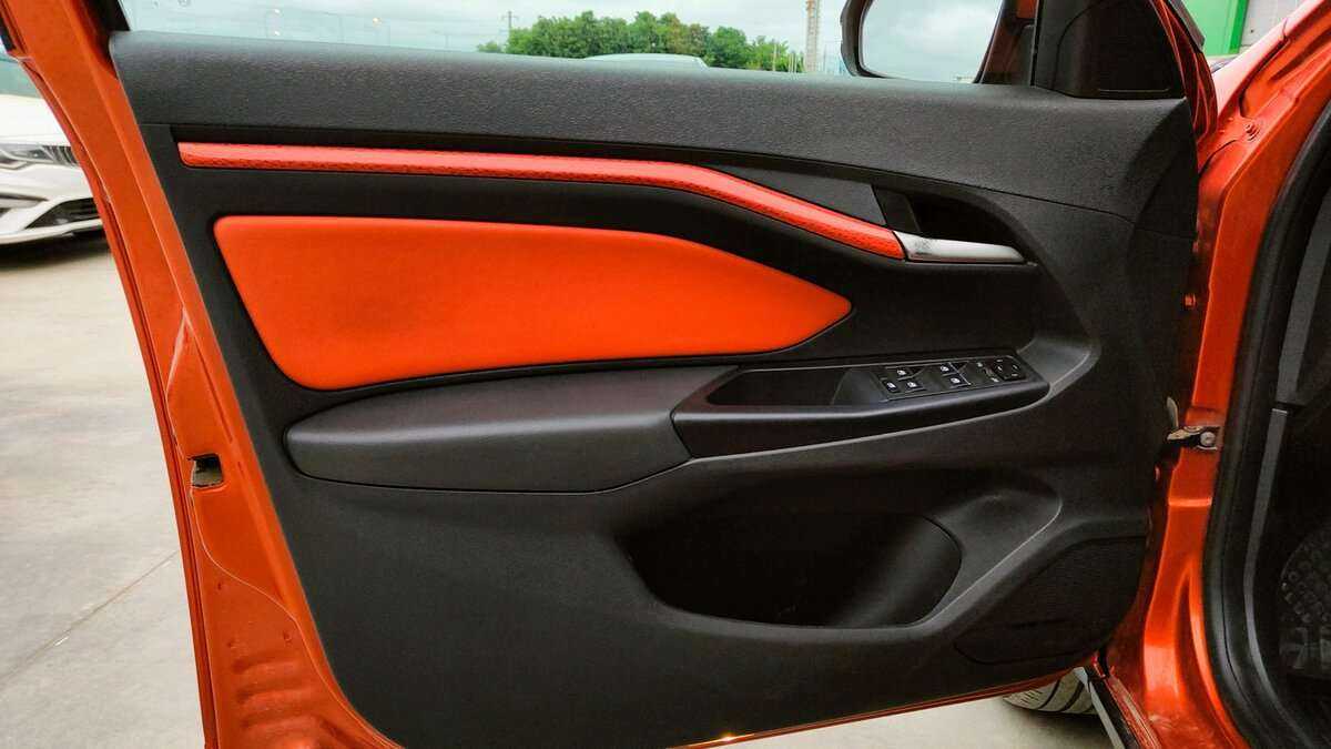 Lada (ВАЗ) Vesta SW Cross, 2019 - Фото №11