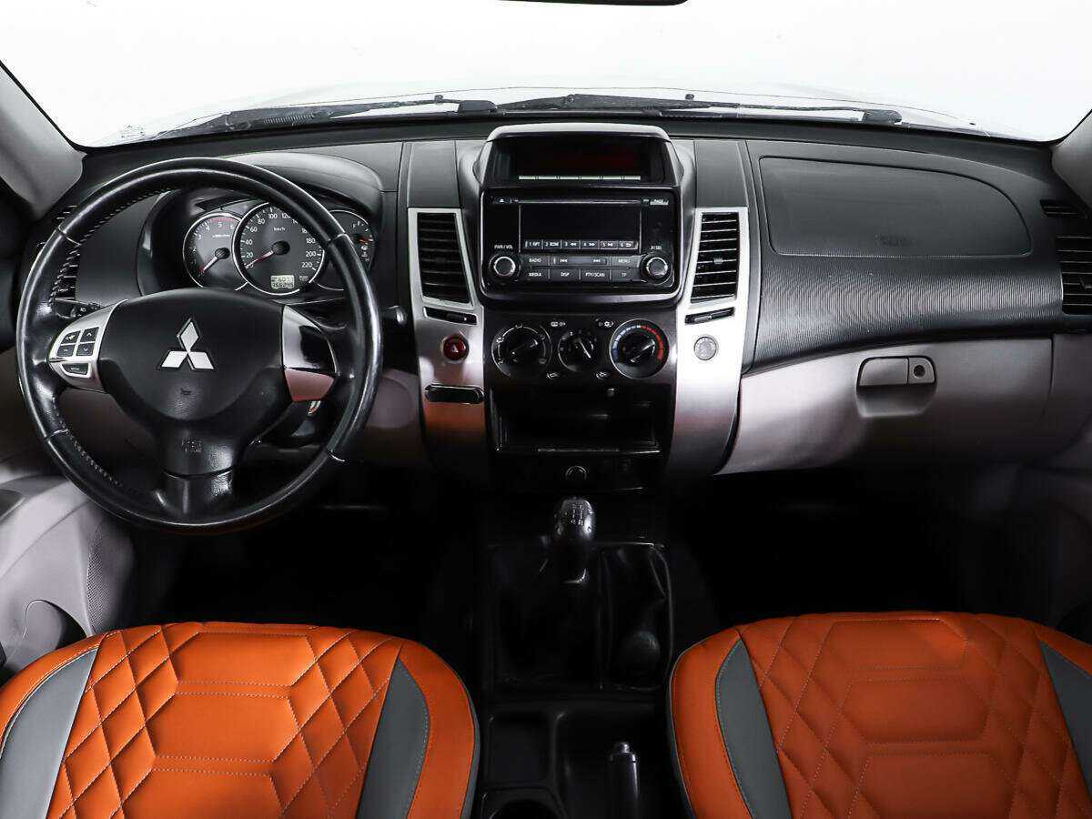 Mitsubishi Pajero Sport, 2014 - Фото №12