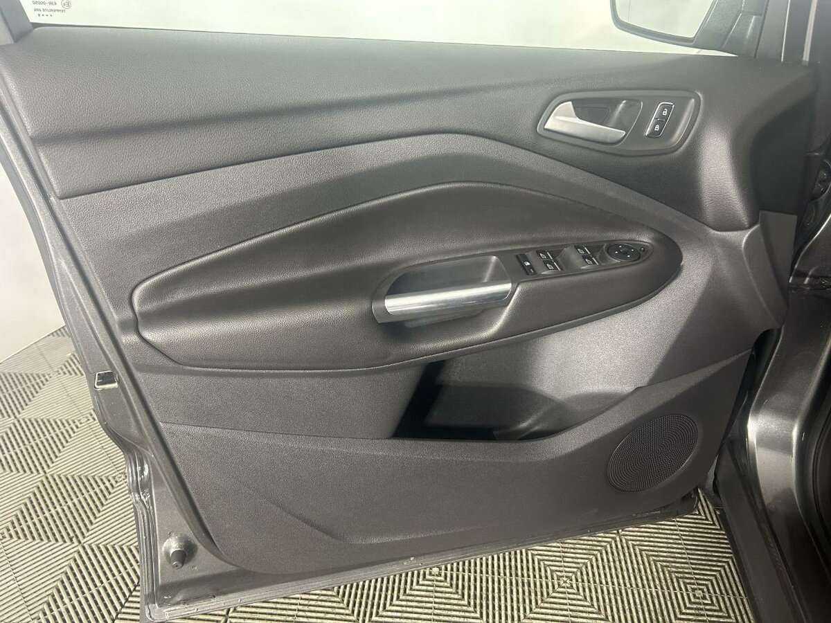 Ford Kuga, 2015 - Фото №7