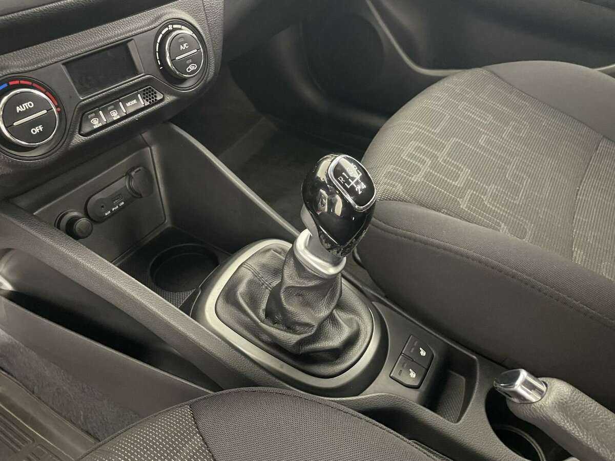 Kia Rio 5-speed, 2013 - Фото №12