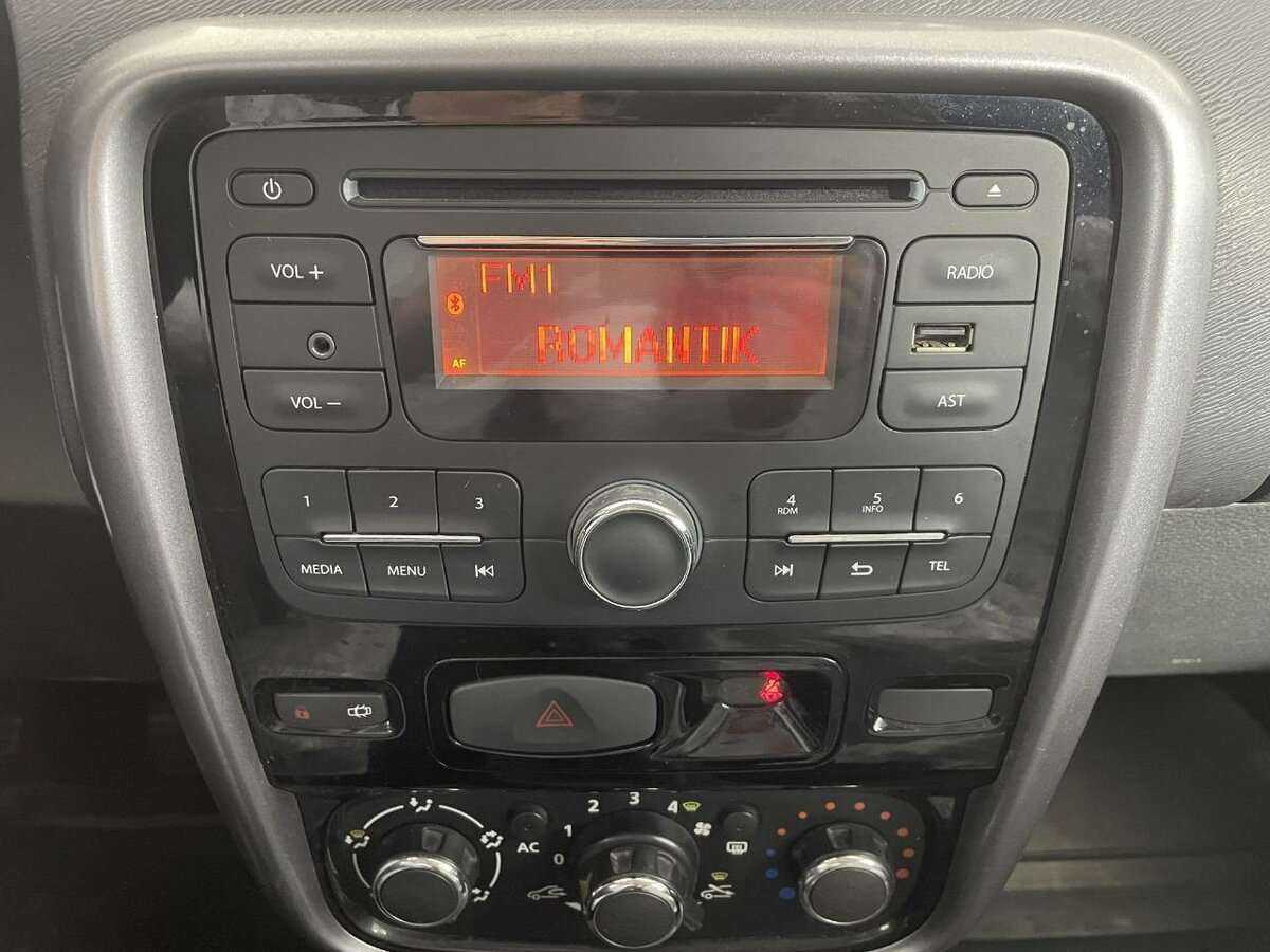 Renault Duster, 2012 - Фото №11