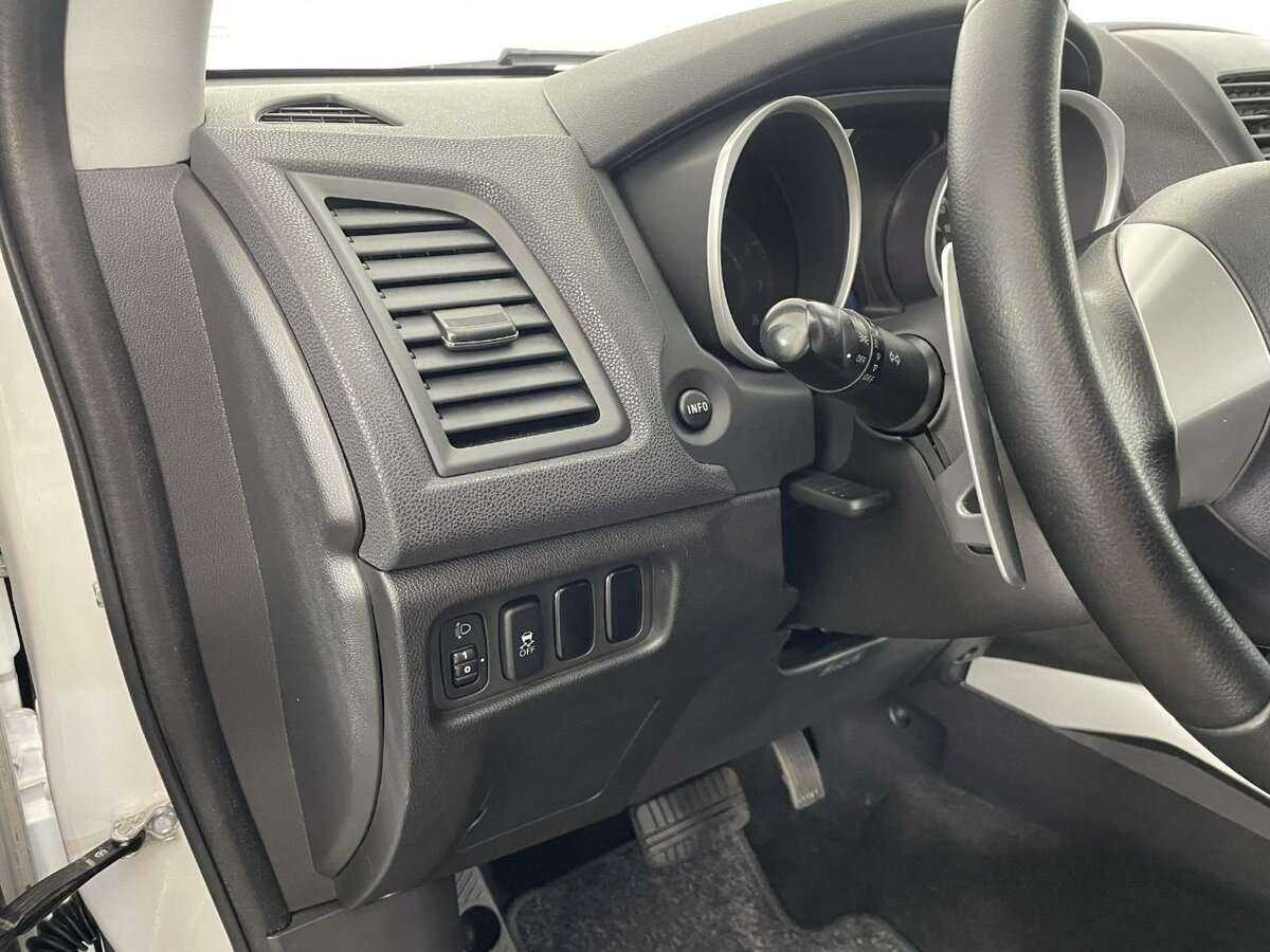 Mitsubishi ASX, 2012 - Фото №8