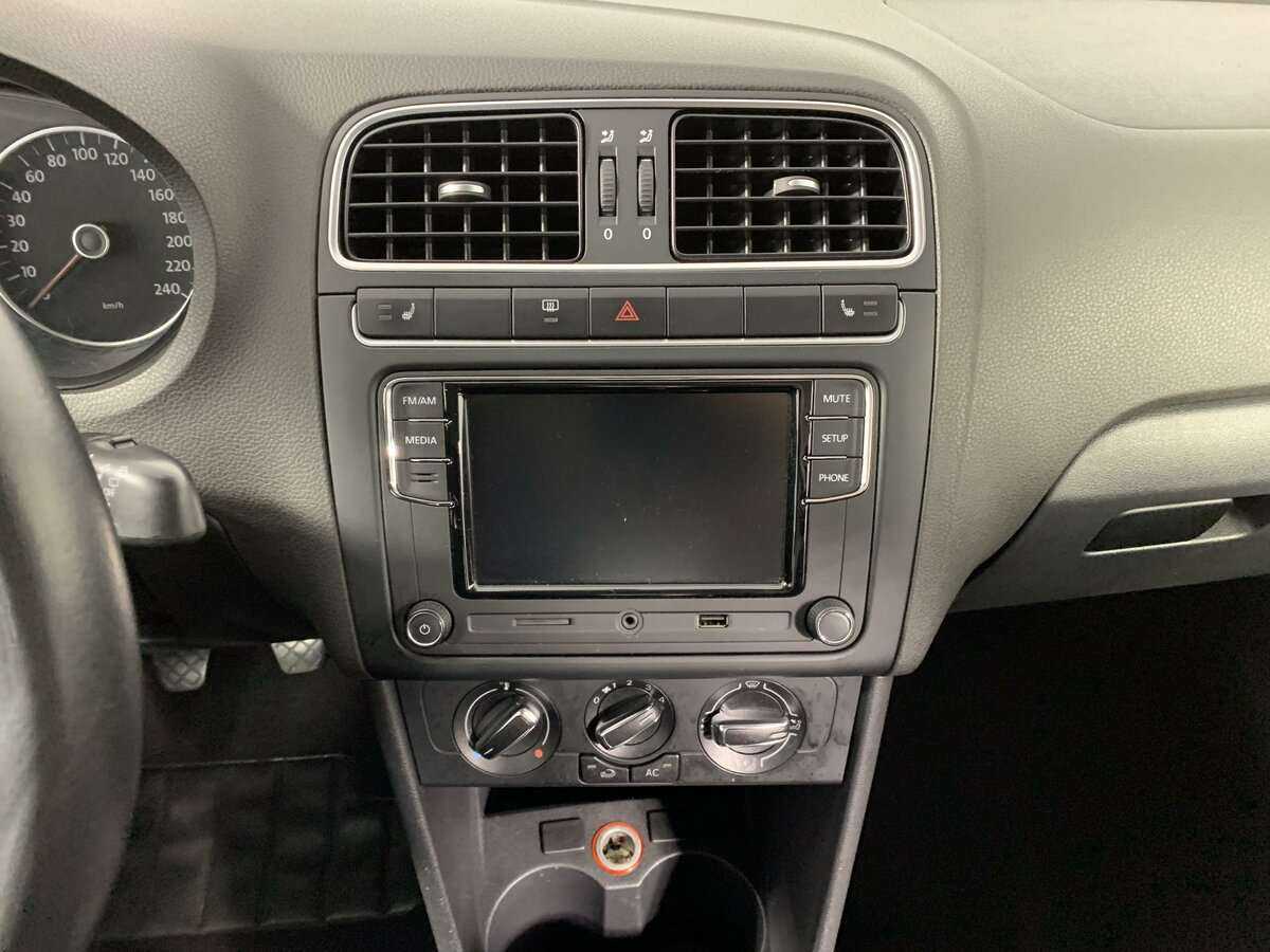 Volkswagen Polo, 2012 - Фото №12