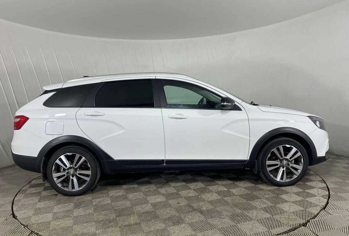 Lada (ВАЗ) Vesta SW, 2021 - Фото №3