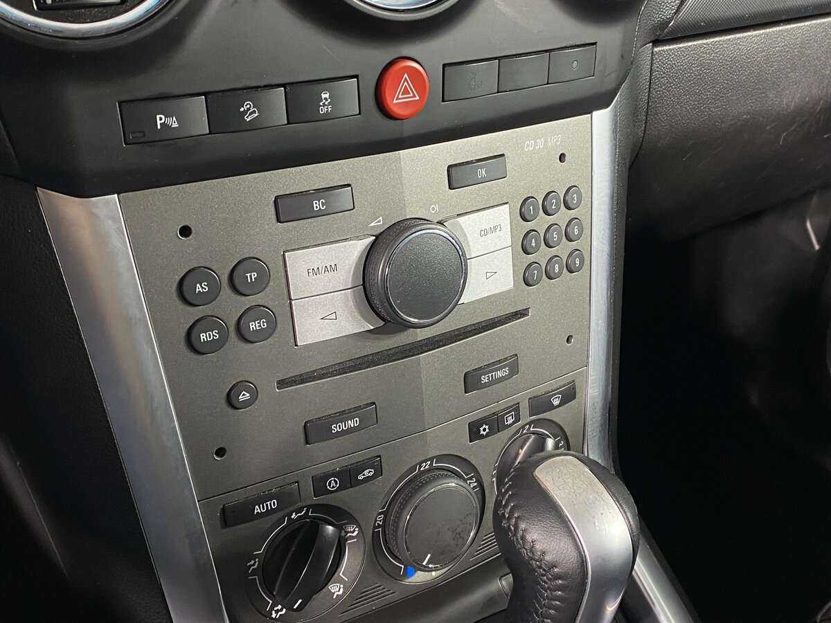 Opel Antara, 2012 - Фото №13