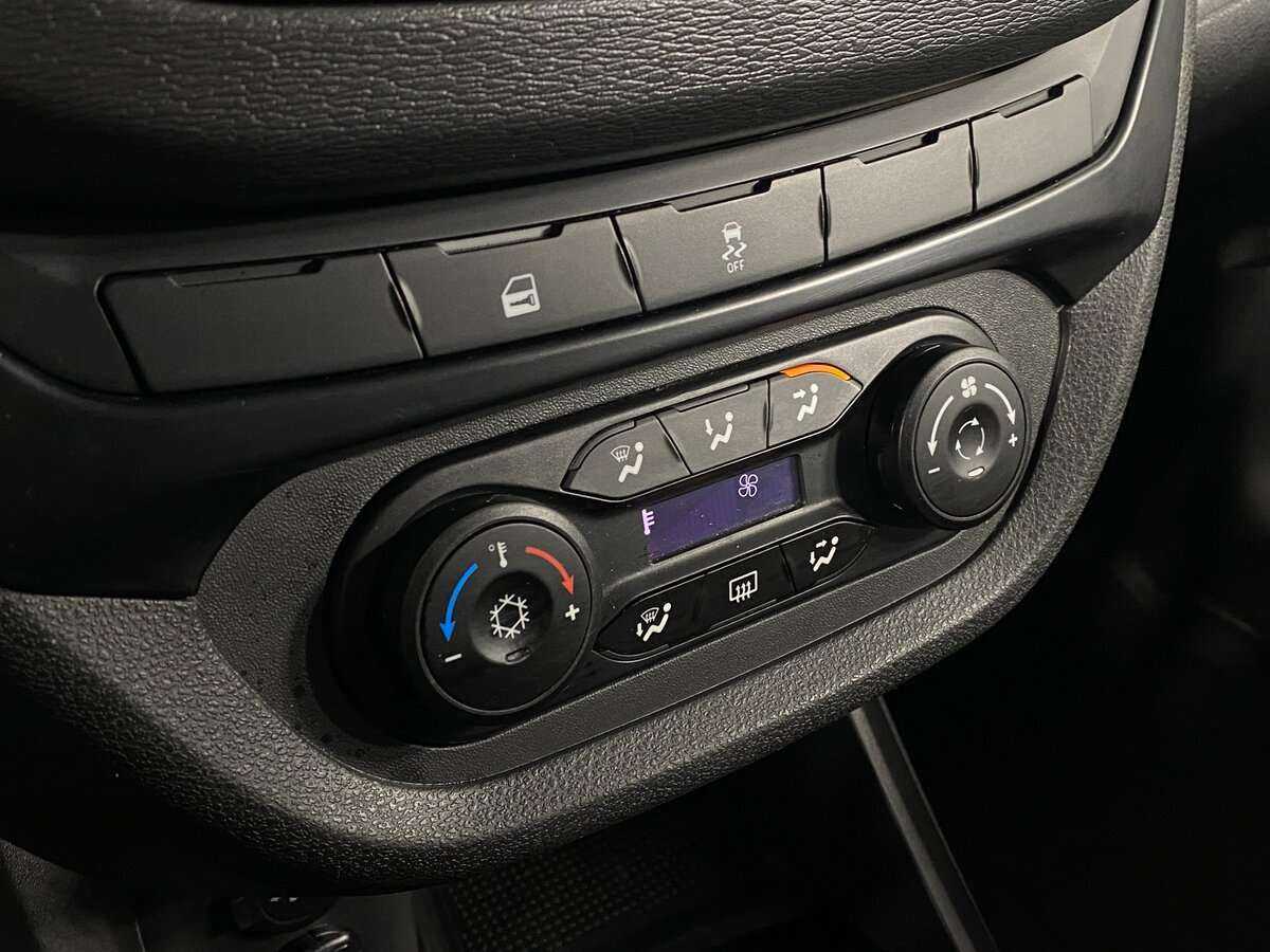 Lada (ВАЗ) Vesta SW, 2021 - Фото №11