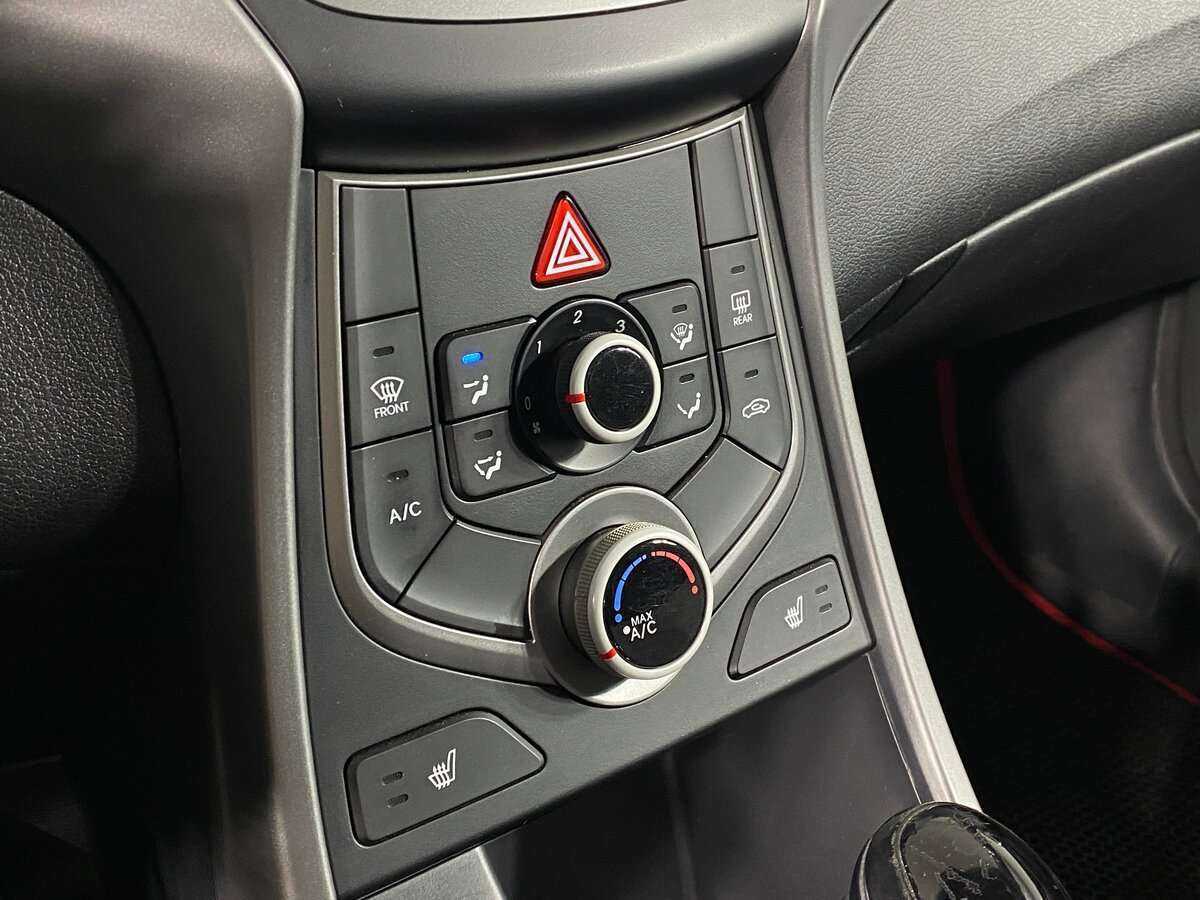 Hyundai Elantra, 2015 - Фото №11