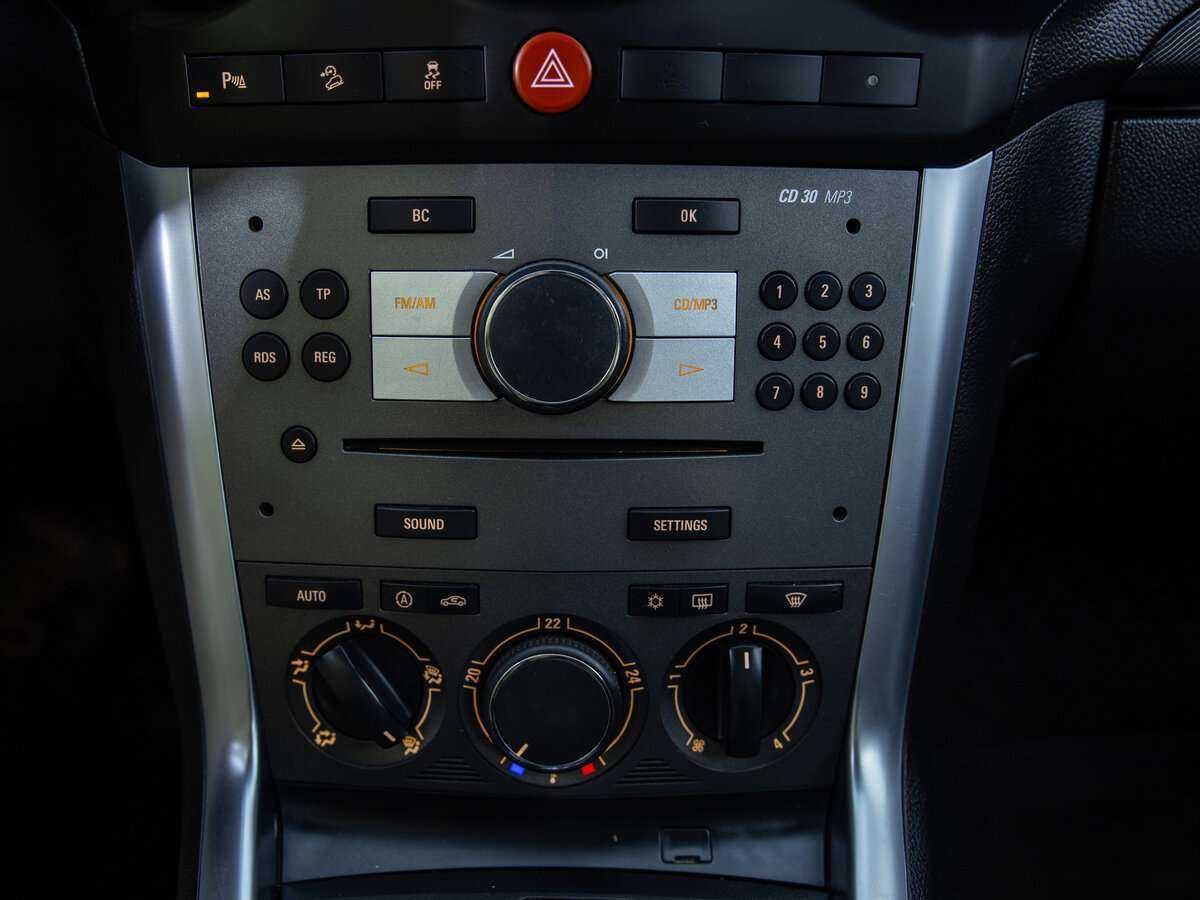 Opel Antara, 2012 - Фото №10
