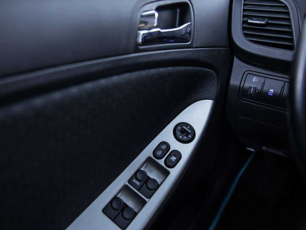 Hyundai Solaris, 2012 - Фото №10